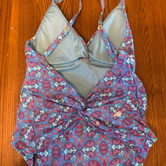 NWT Bleu by Rod Beattie Twist and Shout Plunge One Piece Swimsuit Sz 6 Very Soft - Picture 2 of 5